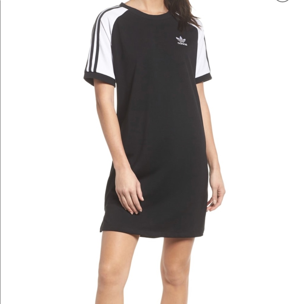 Adidas Originals Raglan Sleeve Dress 👗